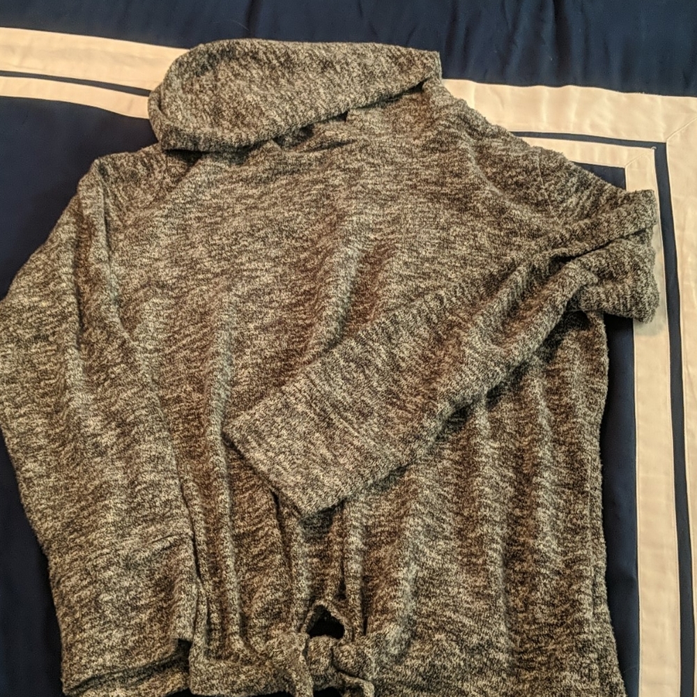 EUC plush tie front hooded sweatshirt size XL (14)